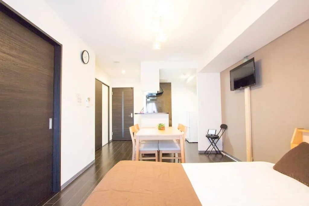 ようこそ札幌へ! 大通公園まで地下鉄10分 定員6名 Firetv完備 1階はセコマ Apartment